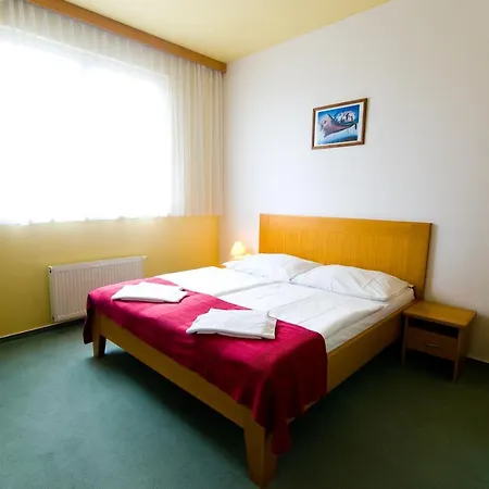 Smaragd Ξενοδοχείο 3*