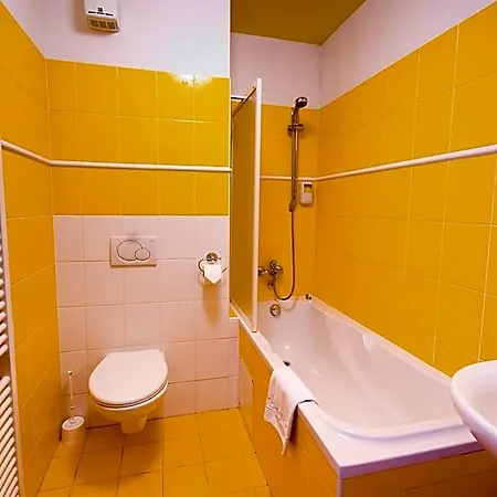 Smaragd Hotel 3*