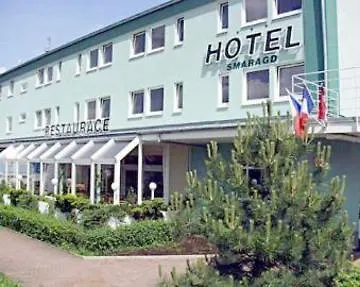 Smaragd ホテル