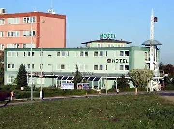 Smaragd ホテル プラハ