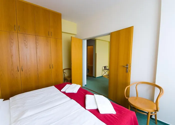 Smaragd 3* プラハ