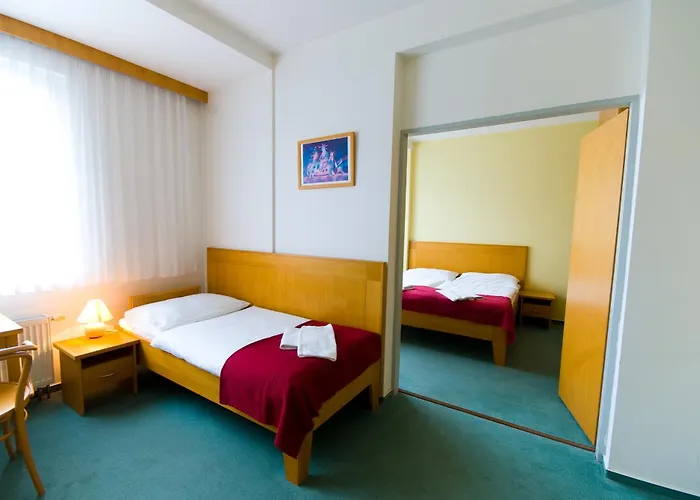 Otel Smaragd