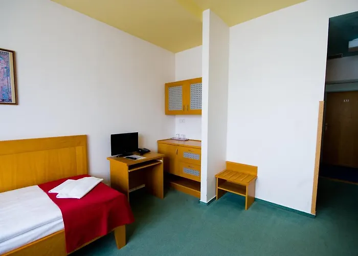 Smaragd Otel 3*