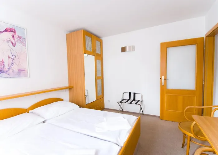 Otel Smaragd Prag